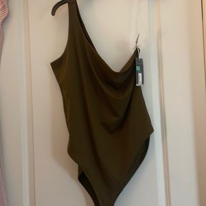 Ultra smoothing one shoulder body suit never worn